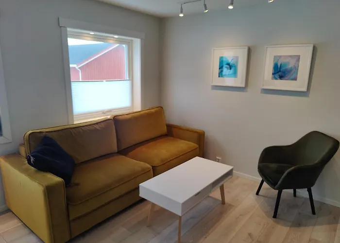 Hurthi - Blue House *