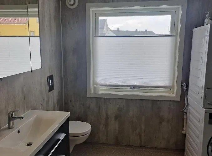 Hurthi - Blue House Vardo